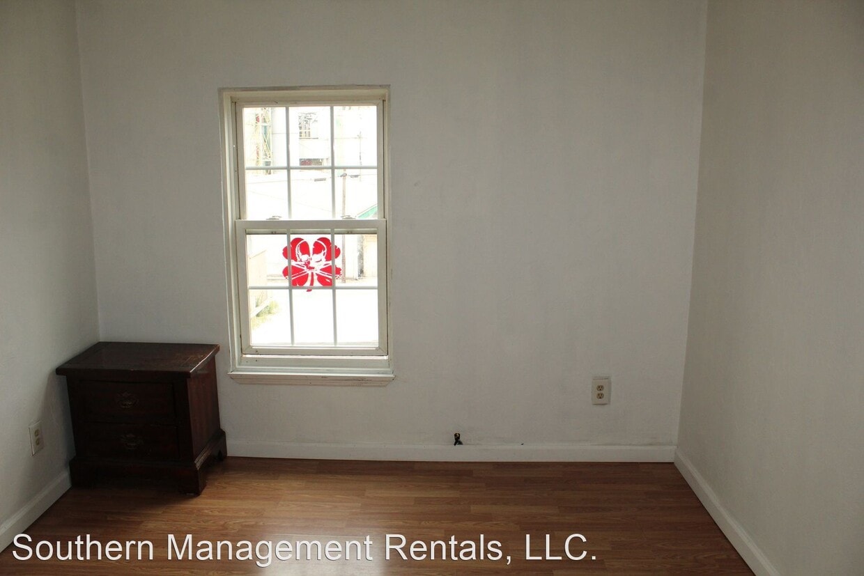 Building Photo - 2 br, 1 bath House - 128 S Main St. Room #1