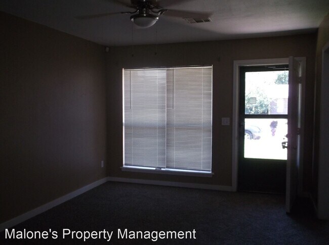 Building Photo - 3 br, 1.5 bath House - 4300 Spiva Dr