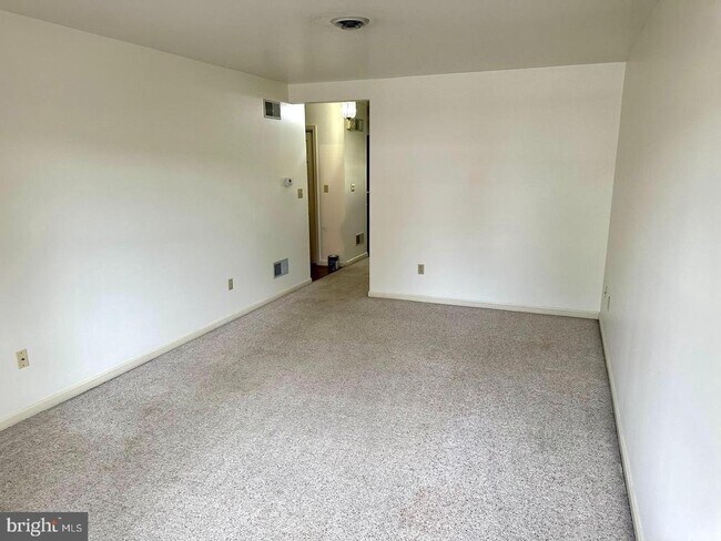 Foto del edificio - 2363 McCleary Dr
