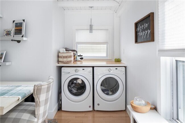 Building Photo - 22 Dearborn St