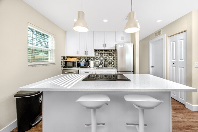Foto del edificio - 3026 Hillsdale Ave