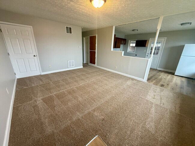 Foto del edificio - 1658 Frank Rd