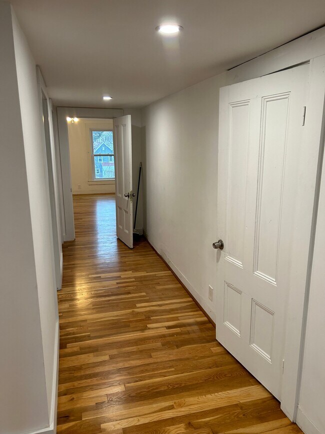 Building Photo - 81 Flint St