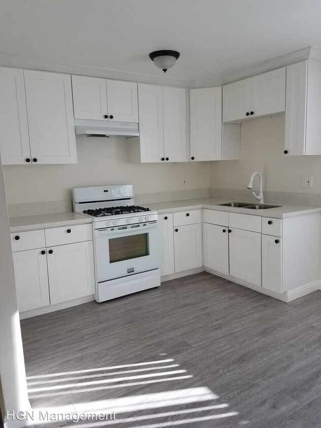 Primary Photo - 2 br, 1 bath Apartment - 6910 Simpson Ave