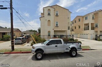 Building Photo - 926 W La Jolla St
