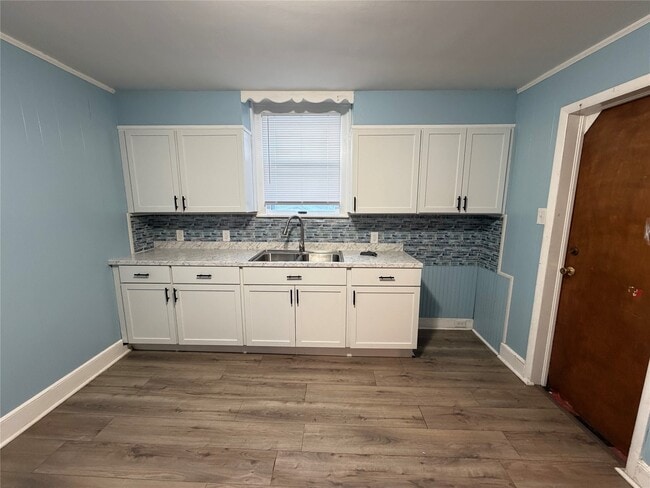 Building Photo - 190 Hawley St