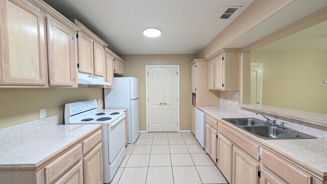 Foto del edificio - 301 E New Hampshire St