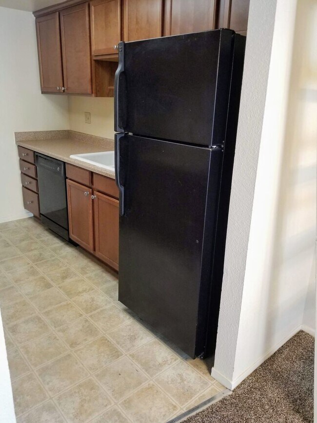 Foto del edificio - Two Bedroom Condo w/Loft  Sinsheimer Neigh...