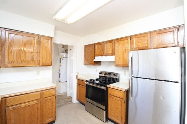 Building Photo - 533 W Cholla St