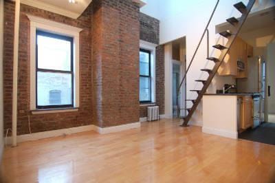 Primary Photo - 336 E 18th St