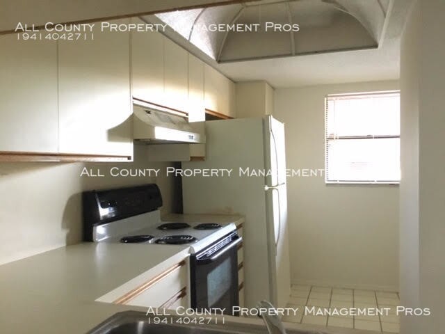 Building Photo - 4077 Lake Forest Dr