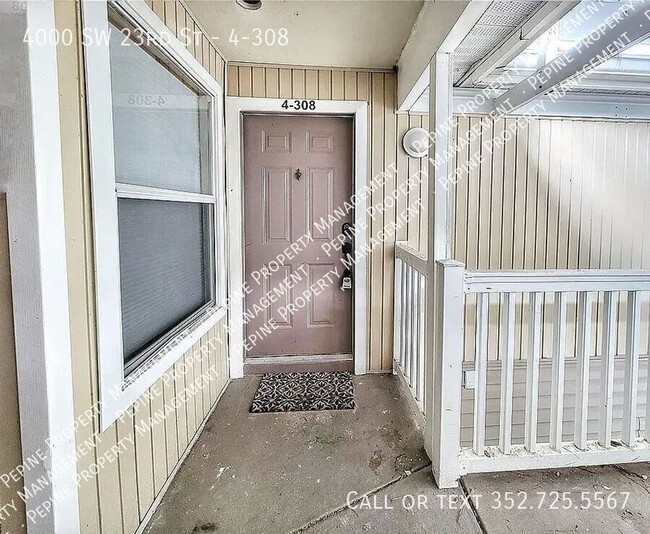 Building Photo - 4000 SW 23rd St