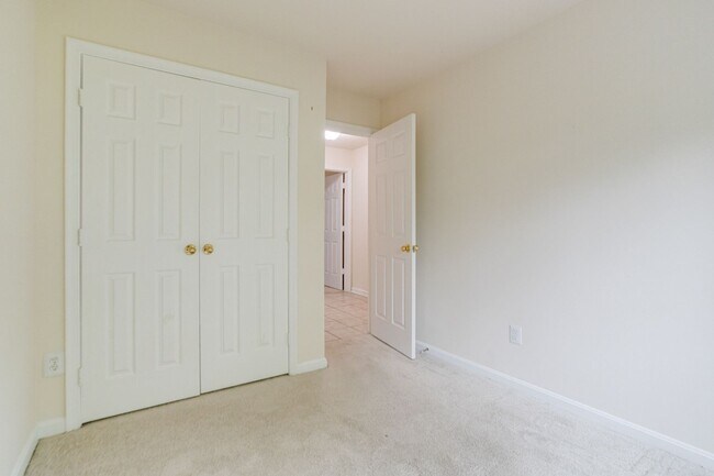 Foto del edificio - Crofton Condo For Rent