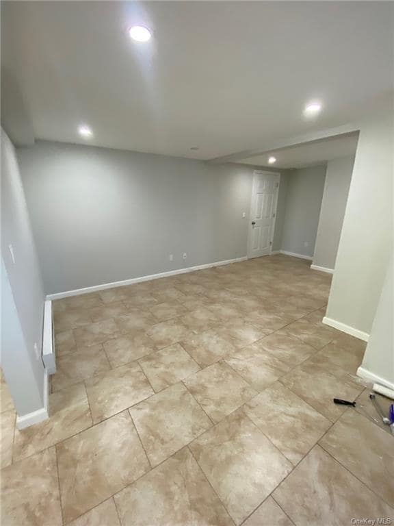 Building Photo - 3030 Ferncrest Dr