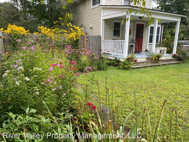 Building Photo - 3 br, 2 bath House - 1844 Hartford Ave