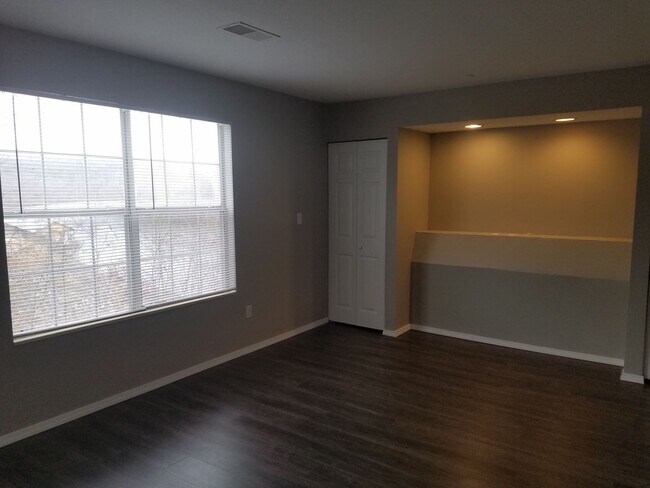 Foto del edificio - Beautiful Two Bedroom 2 bath Apartment wit...