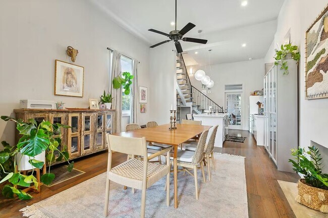 Foto del edificio - 719 Philip St