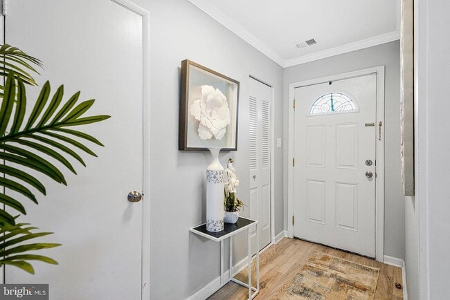 Foto del edificio - 7520 Clemson Ct
