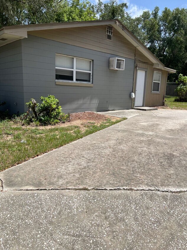 Primary Photo - 1000 East Magnolia Avenue