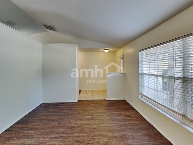 Foto del edificio - 3118 37th Ter E