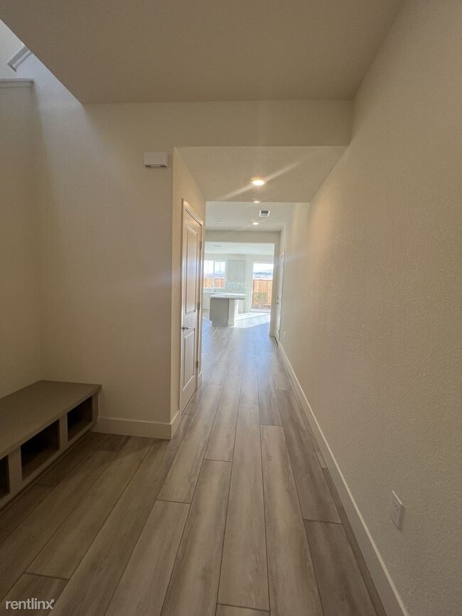 Building Photo - 4 br, 3 bath House - 1748 Jade Place