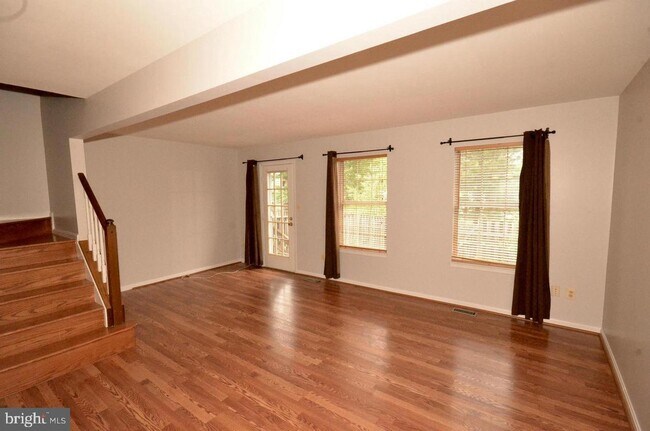 Building Photo - 46748 Hobblebush Terrace