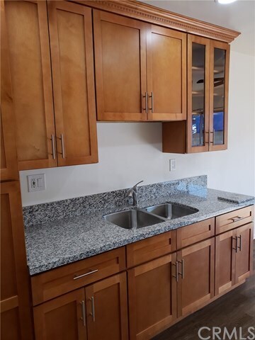 Foto del edificio - 2115 E Almont Ave
