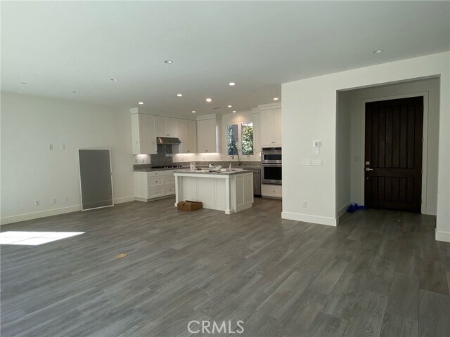 Building Photo - 100 Toretta