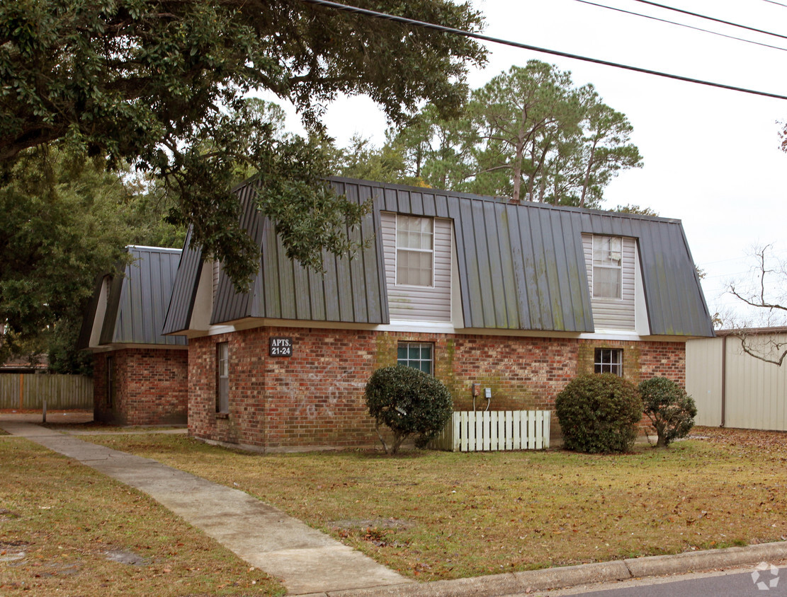 Building Photo - Bayou Villa Apartments