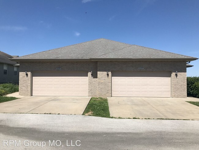 Building Photo - 5591 N Brown Ln