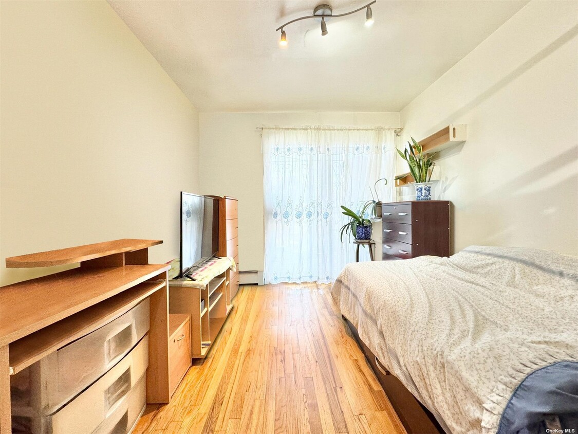 Foto principal - 9248 52nd Ave