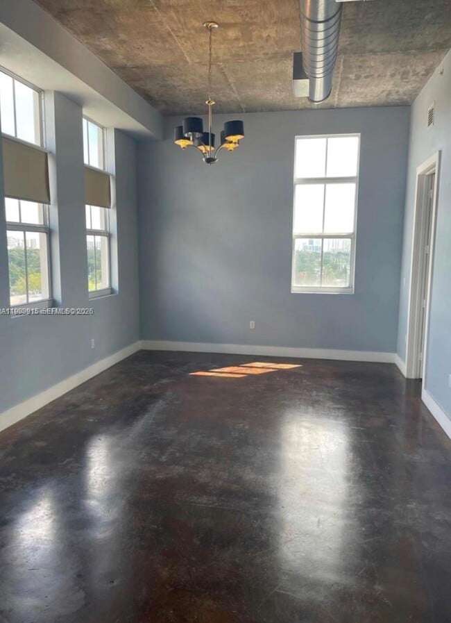 Building Photo - 1791 NE Miami Gardens Dr