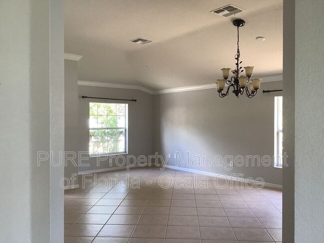 Building Photo - 3970 SW 54th Ct
