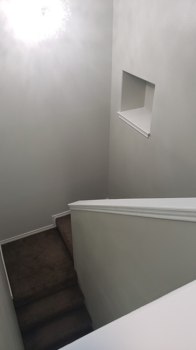 Building Photo - 15513 Palmira Ave