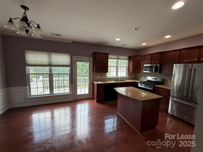Building Photo - 1134 Drayton Ct