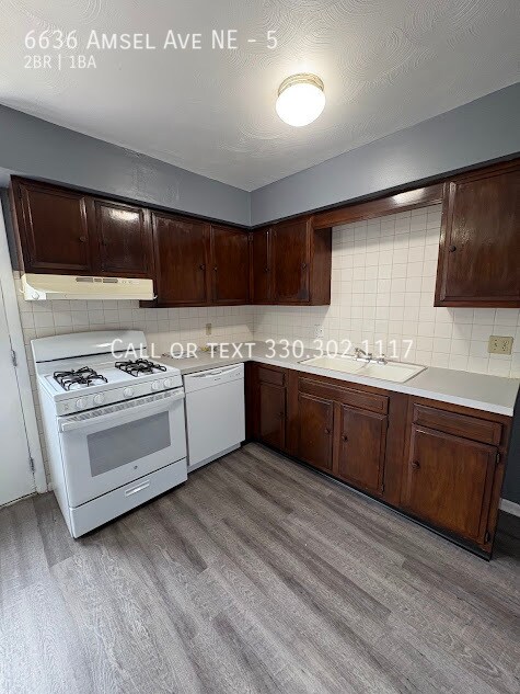 Building Photo - 6636 Amsel Ave NE