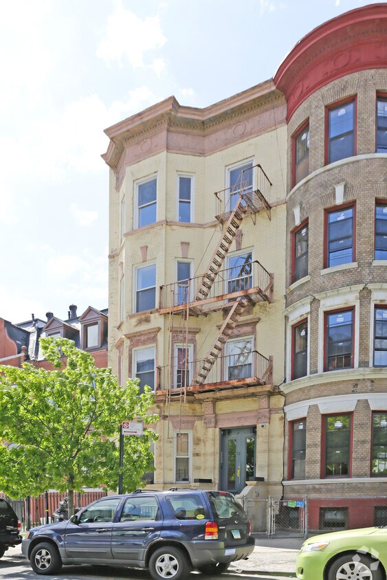 Building Photo - 72 Herkimer St