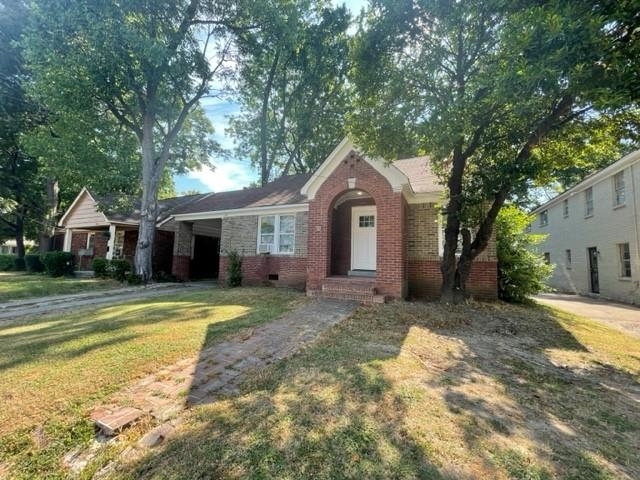 Foto principal - 322 N Claybrook St