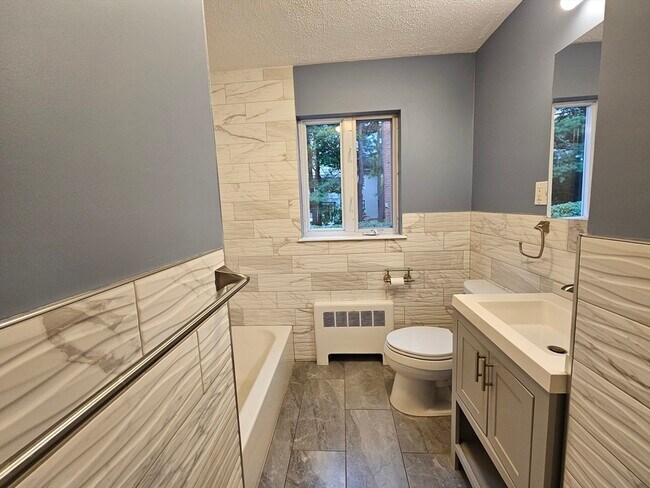 Building Photo - 383 Langley Rd