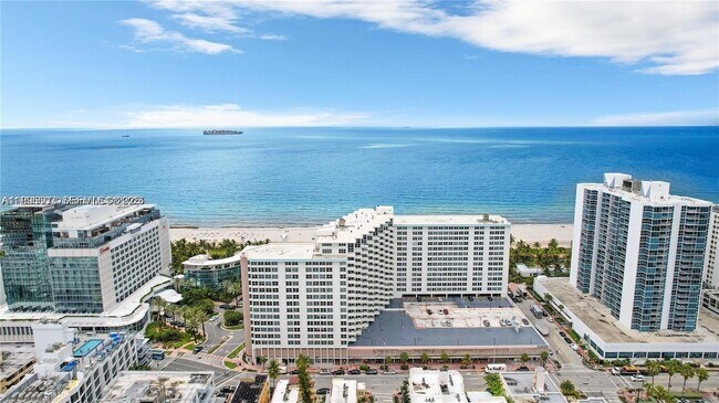 Foto del edificio - 2899 Collins Ave