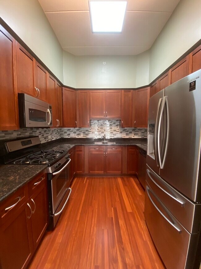 Building Photo - 787 Graceland Ave