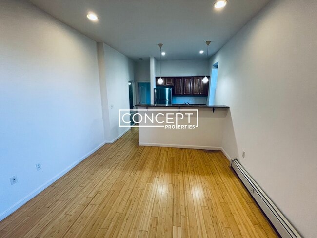 Building Photo - 40 Newton St