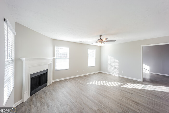 Building Photo - 9469 Sleepy Hollow Ln