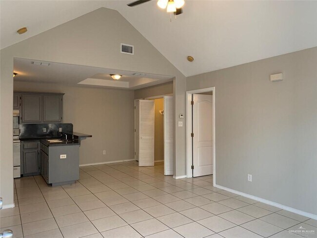 Building Photo - 10 W Ringold Cir