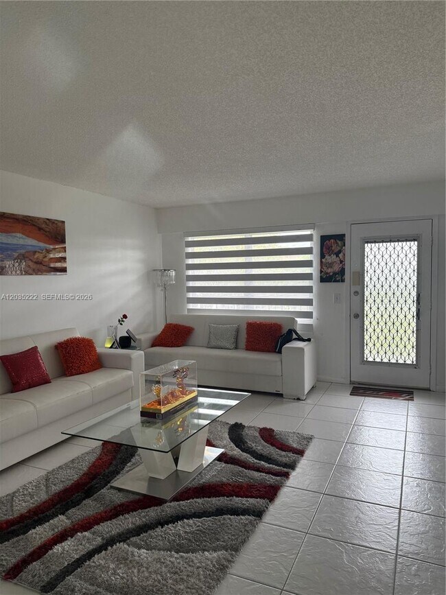 Foto del edificio - 13255 SW 7th Ct