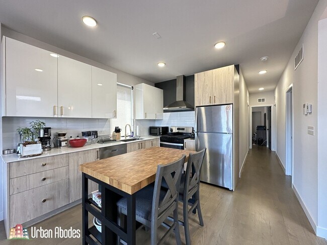 Foto del edificio - 908 N California Ave