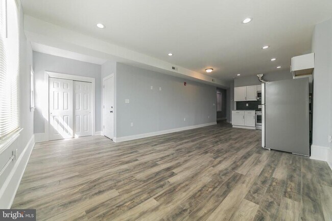 Foto del edificio - 217 W Lancaster Ave