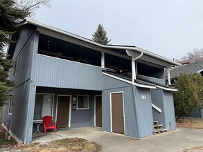 Building Photo - 82 NW Riverside Blvd