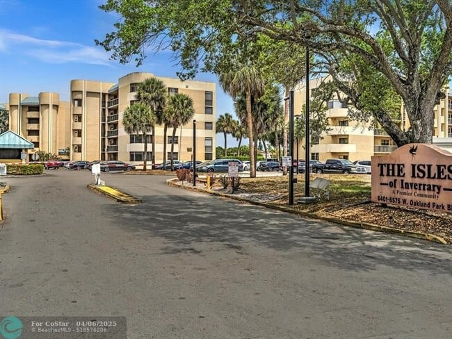 Building Photo - 6475 W Oakland Park Blvd