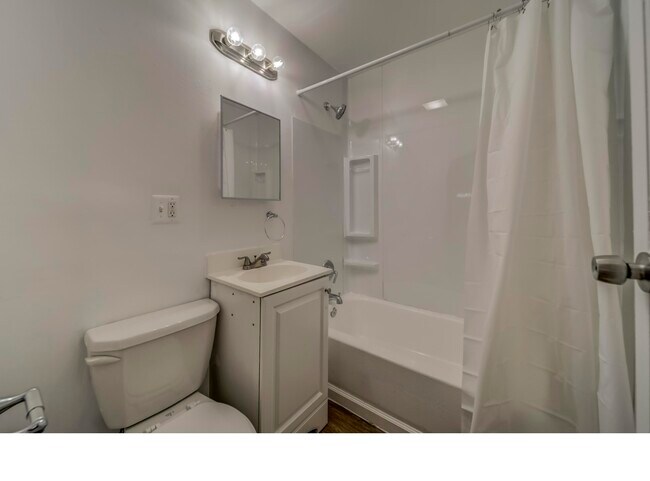 Foto del edificio - 24216 Stewart Ave